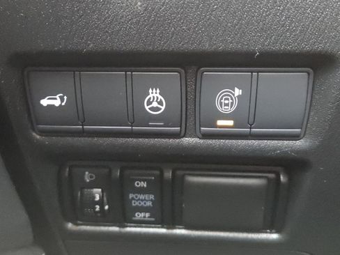 Used 2018 Nissan Armada Platinum image 7