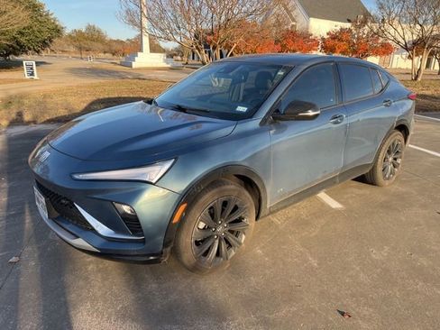 Used 2025 Buick Envista Sport Touring w/ Experience Buick Package image 2