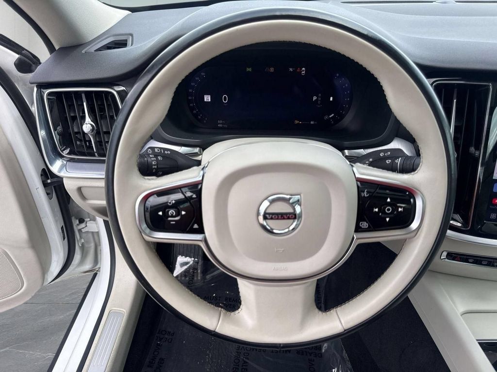 Used 2024 Volvo S60 B5 Core FWD image 19