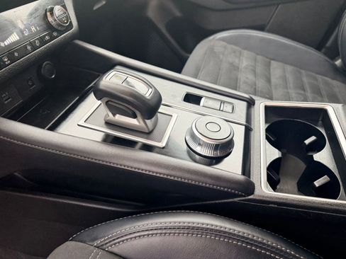 Used 2024 Mitsubishi Outlander SE image 14