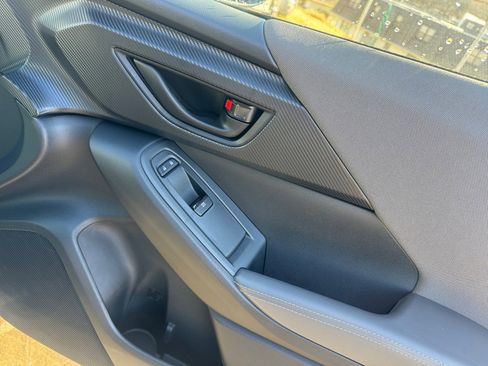 Used 2025 Subaru Crosstrek 2.0i Premium image 35