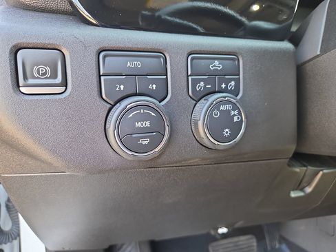 Used 2023 Chevrolet Silverado 1500 LT AWD/4WD image 24