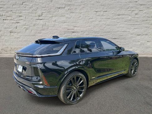New 2026 Cadillac Lyriq V AWD/4WD image 6