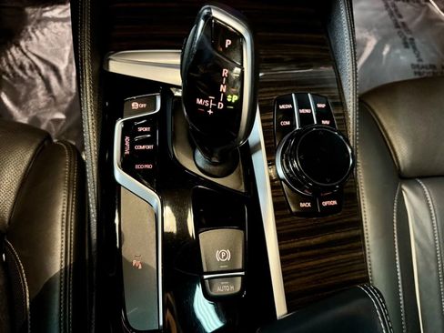 Used 2017 BMW 540i xDrive 540i xDrive Sedan 4D image 21