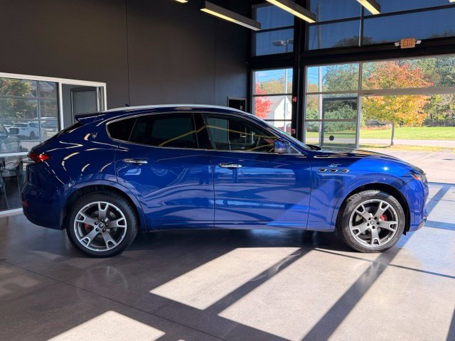 Used 2023 Maserati Levante GT AWD/4WD image 6