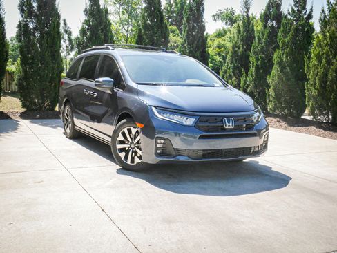 New 2026 Honda Odyssey EX-L image 2