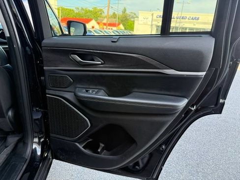 Used 2023 Jeep Grand Cherokee 4WD 4xe w/ Luxury Tech Group II image 38