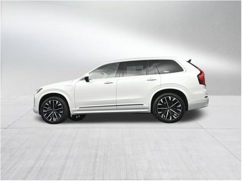 New 2026 Volvo XC90 T8 Ultra w/ Protection Package Premier AWD/4WD image 22