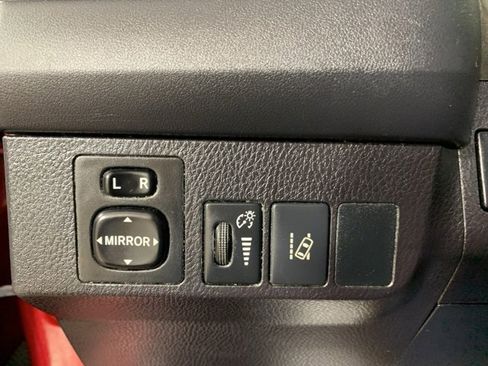 Used 2018 Toyota RAV4 LE w/ All Weather Liner Package image 18