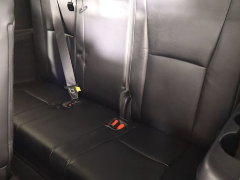 Used 2023 Toyota Highlander XLE FWD image 13