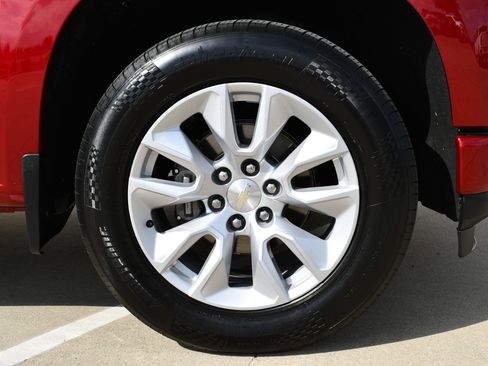 Used 2021 Chevrolet Silverado 1500 Custom RWD image 4