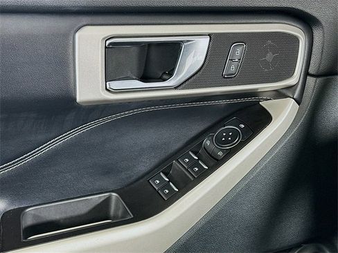 Used 2021 Ford Explorer XLT w/ Class III Trailer Tow Package image 10