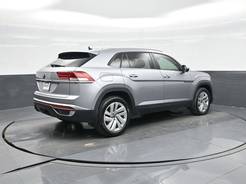 Used 2020 Volkswagen Atlas Cross Sport SE image 9