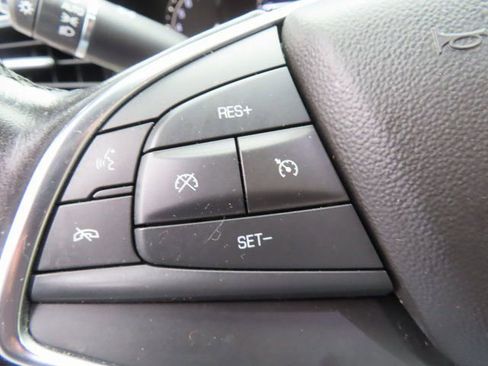 Used 2019 Cadillac XT5 FWD image 17