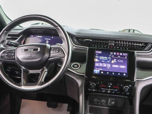 Used 2022 Jeep Grand Cherokee L Laredo image 17