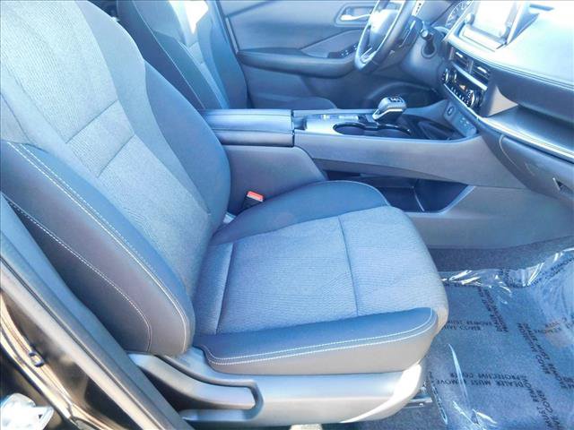 Used 2025 Nissan Rogue SV FWD image 27