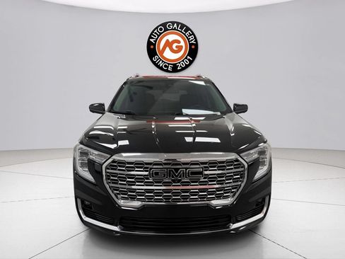 Used 2022 GMC Terrain Denali w/ Denali Premium Package AWD/4WD image 8