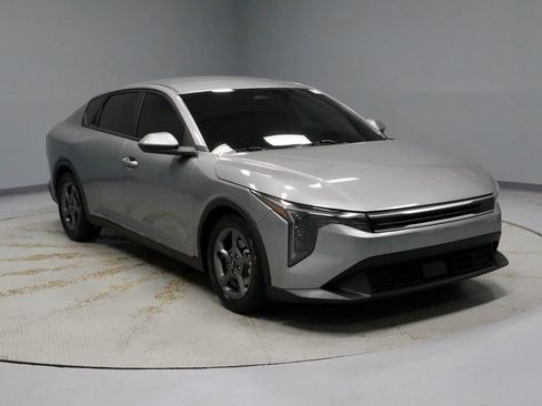 Used 2025 Kia K4 FWD image 1