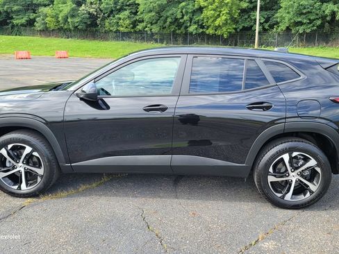 Used 2024 Chevrolet Trax RS FWD image 7