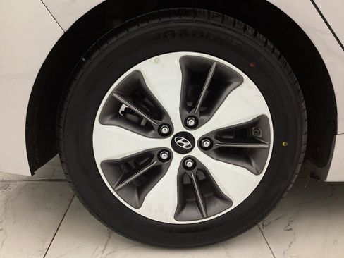 Used 2019 Hyundai Ioniq Limited image 44