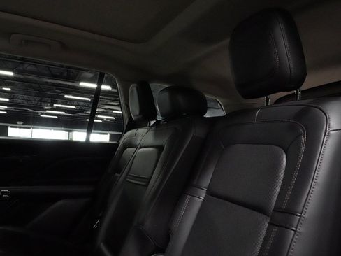 Used 2023 Lincoln Aviator Grand Touring AWD/4WD image 24