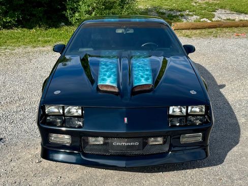 Used 1989 Chevrolet Camaro IROC-Z RWD image 5