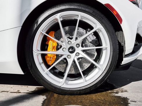 Used 2024 McLaren 750S RWD image 24