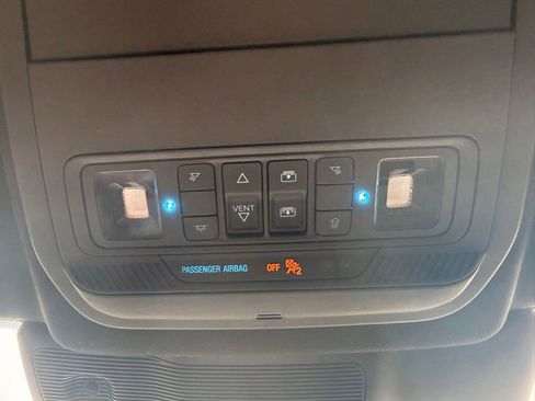 Used 2023 Ford Explorer King Ranch w/ Technology Package RWD image 28