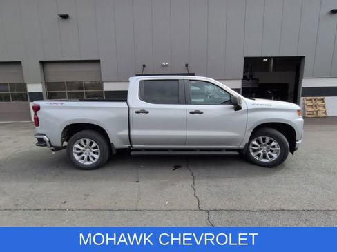 Used 2020 Chevrolet Silverado 1500 Custom w/ Custom Value Package AWD/4WD image 6