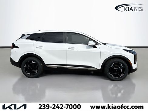 New 2026 Kia Sportage EX FWD image 6