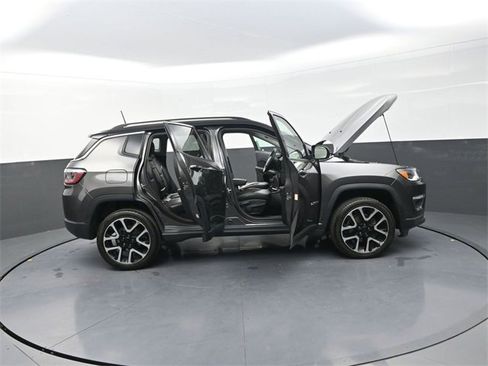Used 2018 Jeep Compass Limited w/ Safety & Security Group image 42
