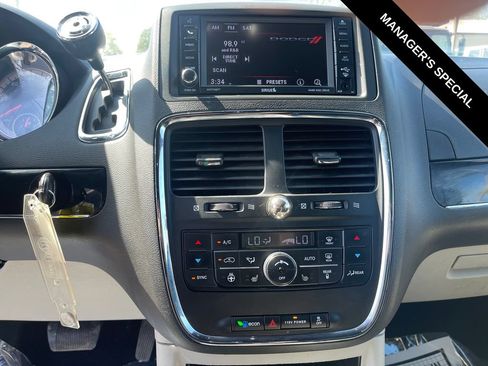Used 2016 Dodge Grand Caravan SXT FWD image 23