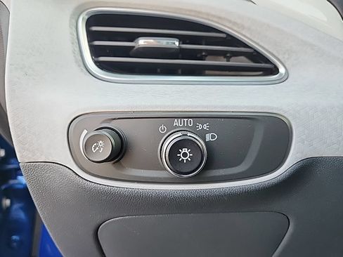 Used 2020 Chevrolet Bolt LT FWD image 22