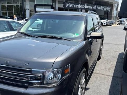 Used 2019 Ford Flex SE FWD image 2