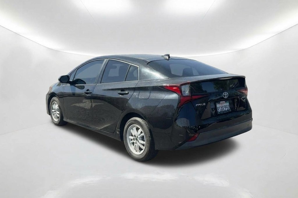 Used 2021 Toyota Prius L Eco FWD image 8