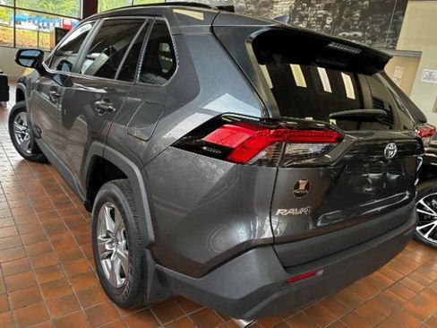 Used 2024 Toyota RAV4 XLE w/ Convenience Package FWD image 7