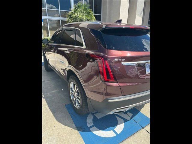 Used 2022 Cadillac XT5 Premium Luxury w/ Technology Package FWD image 5