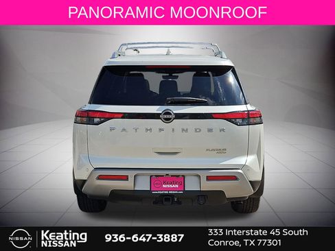 Used 2024 Nissan Pathfinder Platinum image 4