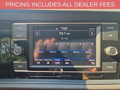 Used 2024 Volkswagen Jetta SE FWD image 7