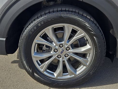 Used 2021 Ford Explorer Limited w/ Equipment Group 301A image 7