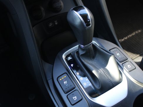 Used 2018 Hyundai Santa Fe Sport image 21