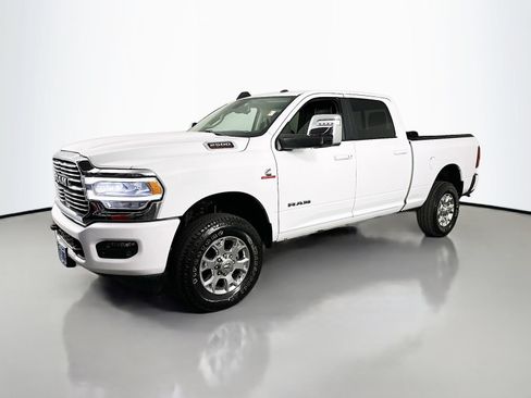 Used 2024 RAM 2500 Laramie AWD/4WD image 4