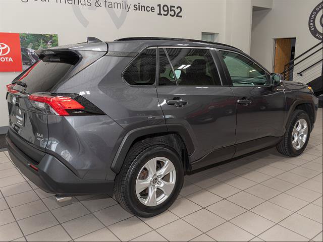 Used 2021 Toyota RAV4 XLE w/ XLE Grade Weather Package AWD/4WD image 21