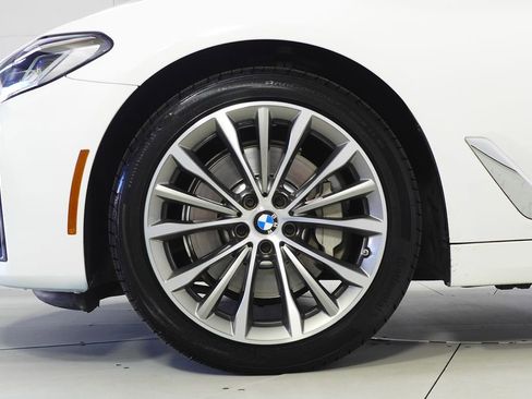Used 2022 BMW 530i w/ Convenience Package image 5