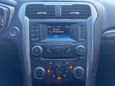 Used 2018 Ford Fusion SE FWD image 26