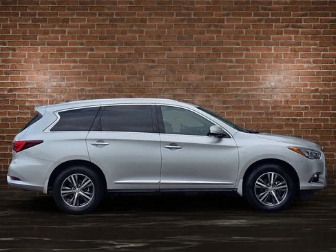 Used 2020 INFINITI QX60 Luxe w/ Essential Package image 2
