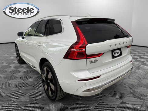 Used 2023 Volvo XC60 T8 Plus image 3