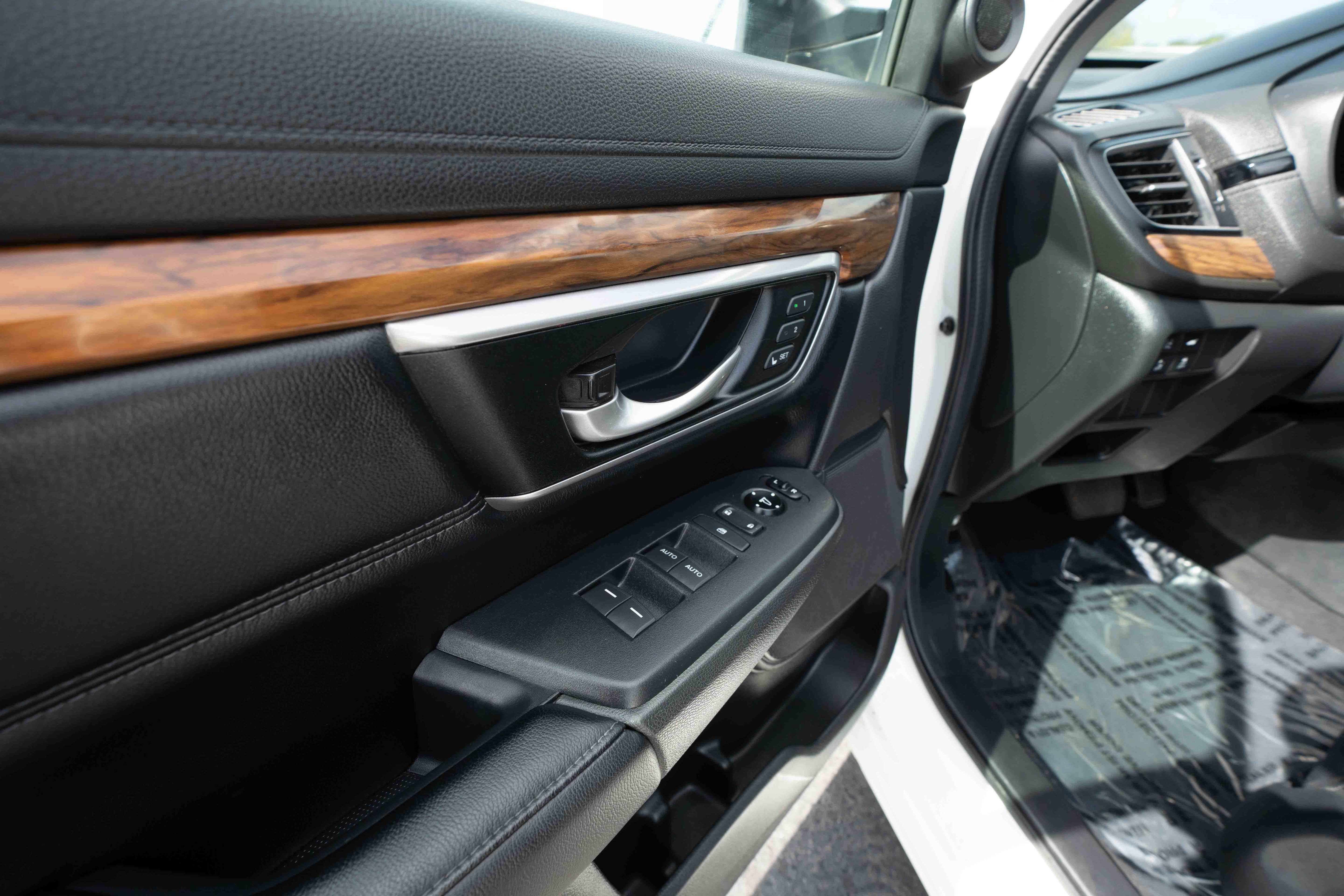 Used 2018 Honda CR-V EX-L image 7