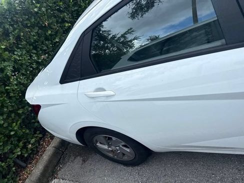 Certified 2025 Hyundai Elantra SE FWD image 5