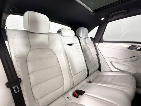 Used 2025 Porsche Macan S image 15